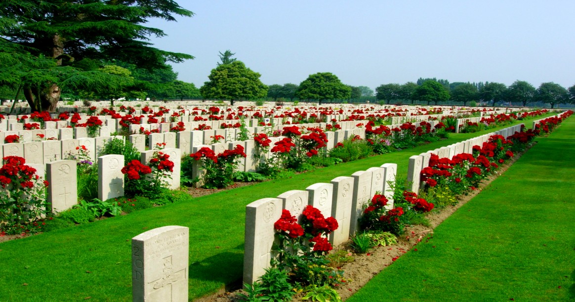 LIJSSENTHOEK MILITARY CEMETERY Belgium